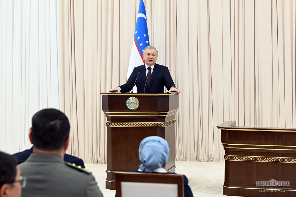 Prezident Sayxunoboddagi ahvolni yaxshilashga e’tibor qaratmagan va pastga tushib ishlamagan rahbarlarni tanqid qildi