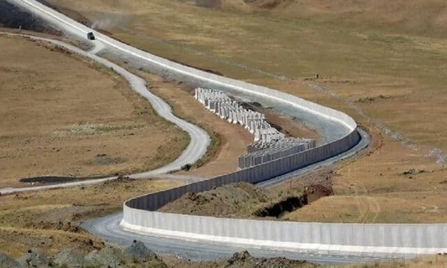 Muhojirlardan himoyalanish uchun: Eron Afg‘oniston bilan chegarada devor qurmoqda
