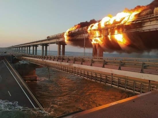 Қрим кўпригига дронлар ҳужуми: Росгвардия полковниги 6 йилга қамалди