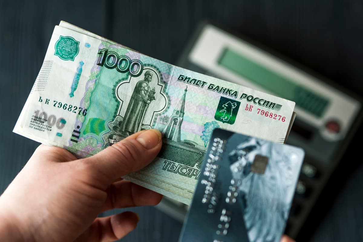 Rossiyada fuqarolar pul o‘tkazmalari ustidan nazorat kuchaytiriladi