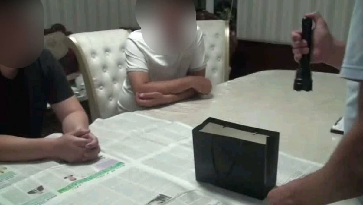 Qo‘ng‘irot tumani IIB boshlig‘i o‘rinbosari tovlamachilikda gumonlanib qo‘lga olindi 