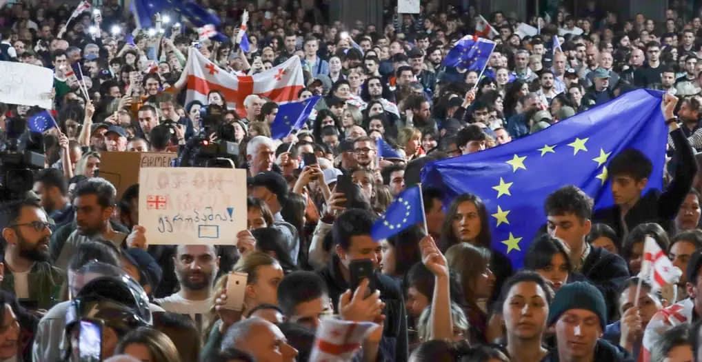 Tbilisida «chet el agentlari» haqidagi qonunga qarshi namoyish bo‘lib o‘tdi