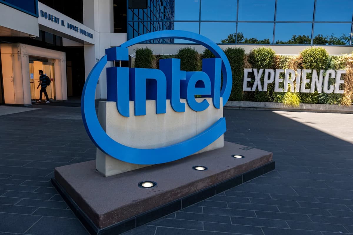 Bloomberg: Apollo Intel'ga milliardlab sarmoya taklif qiladi
