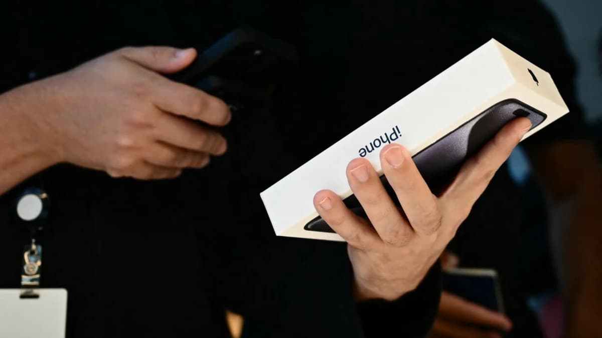 Prokuratura va qator davlat idoralari qimmatbaho smartfonlar sotib olmoqda
