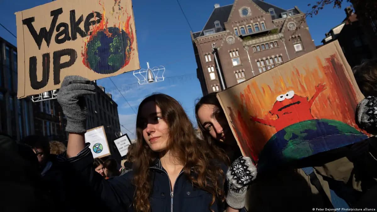Amsterdamda iqlim himoyasiga bag‘ishlangan katta namoyish bo‘lib o‘tdi