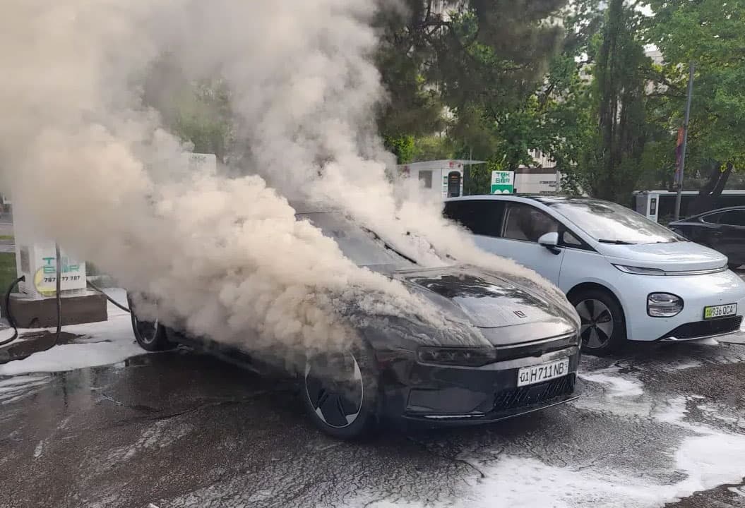 50 ming dollarlik da’vo: Toshkentda zaryadga qo‘yilgan elektromobil nega yonib ketgandi?