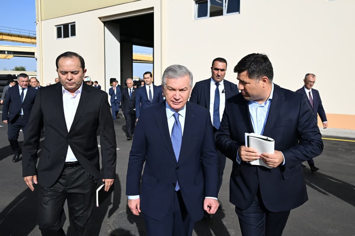 Prezident Chilonzor tumanidagi loyihalar bilan tanishdi