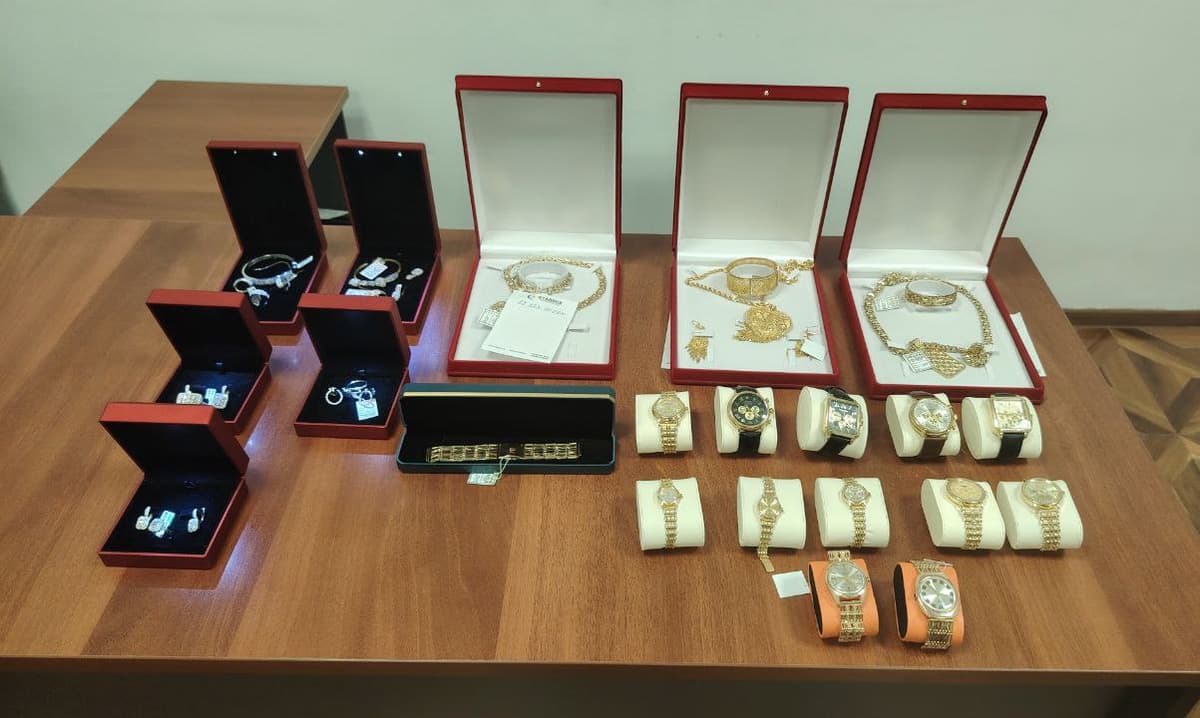 Salkam 900 mln so‘mlik noqonuniy zargarlik buyumlari savdosi fosh etildi