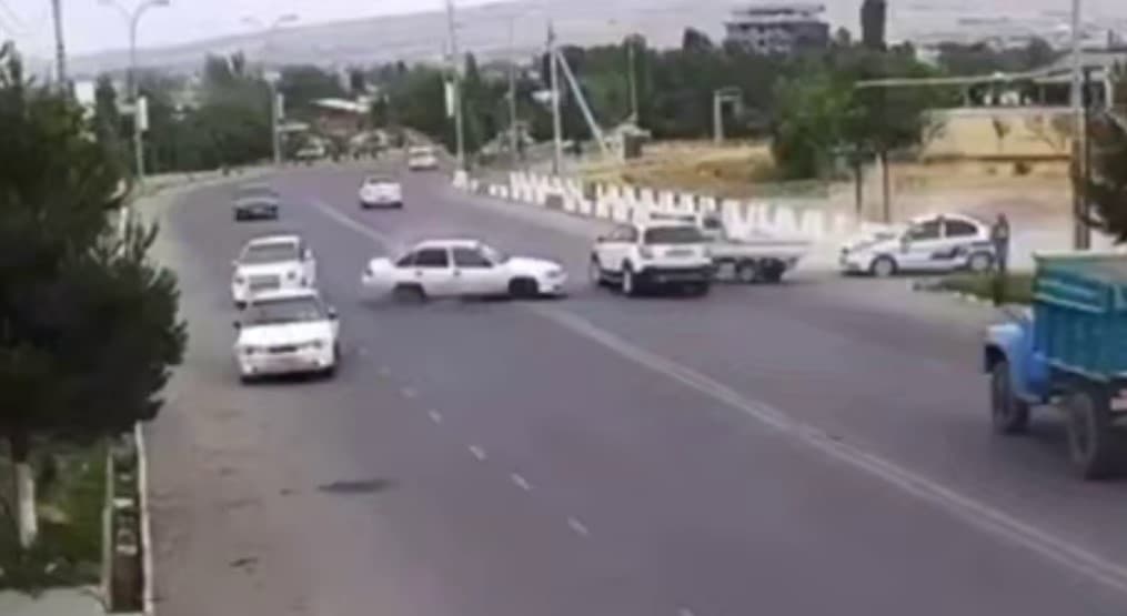 Andijonda YPX xodimlaridan qochgan Nexia-2 boshqa avtomobillar bilan to‘qnashdi