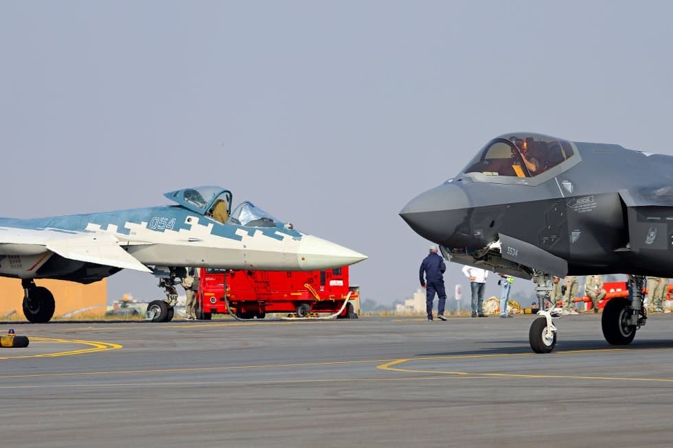 Ҳиндистон Су-57 ва F-35 қирувчи самолётларини сотиб олиш имкониятини ўрганмоқда