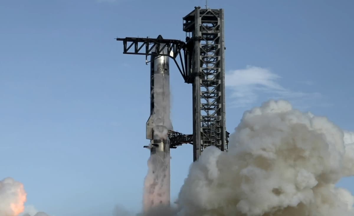 SpaceX'нинг Starship кемаси 10-синов парвозини муваффақиятли амалга оширди