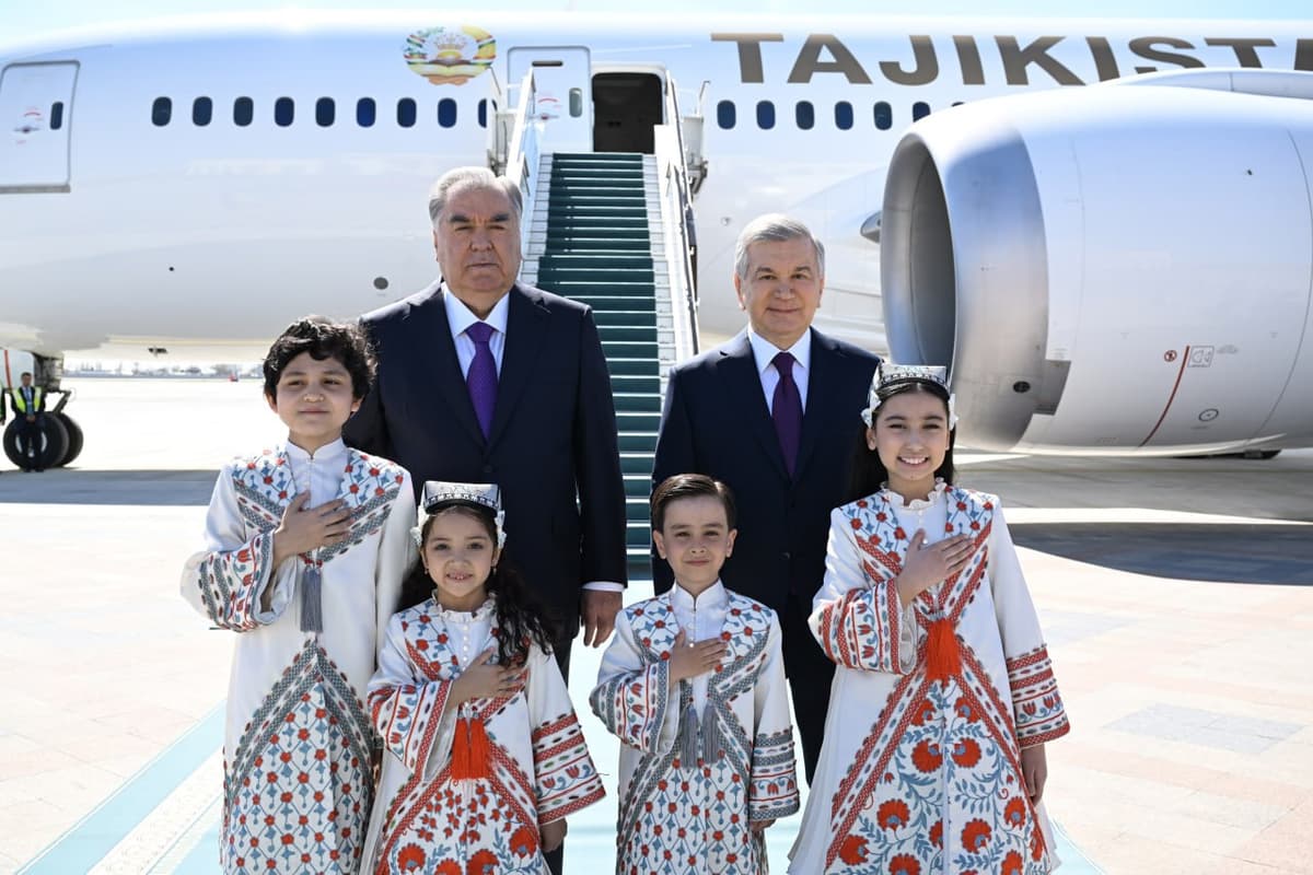 Imomali Rahmon O‘zbekistonga keldi