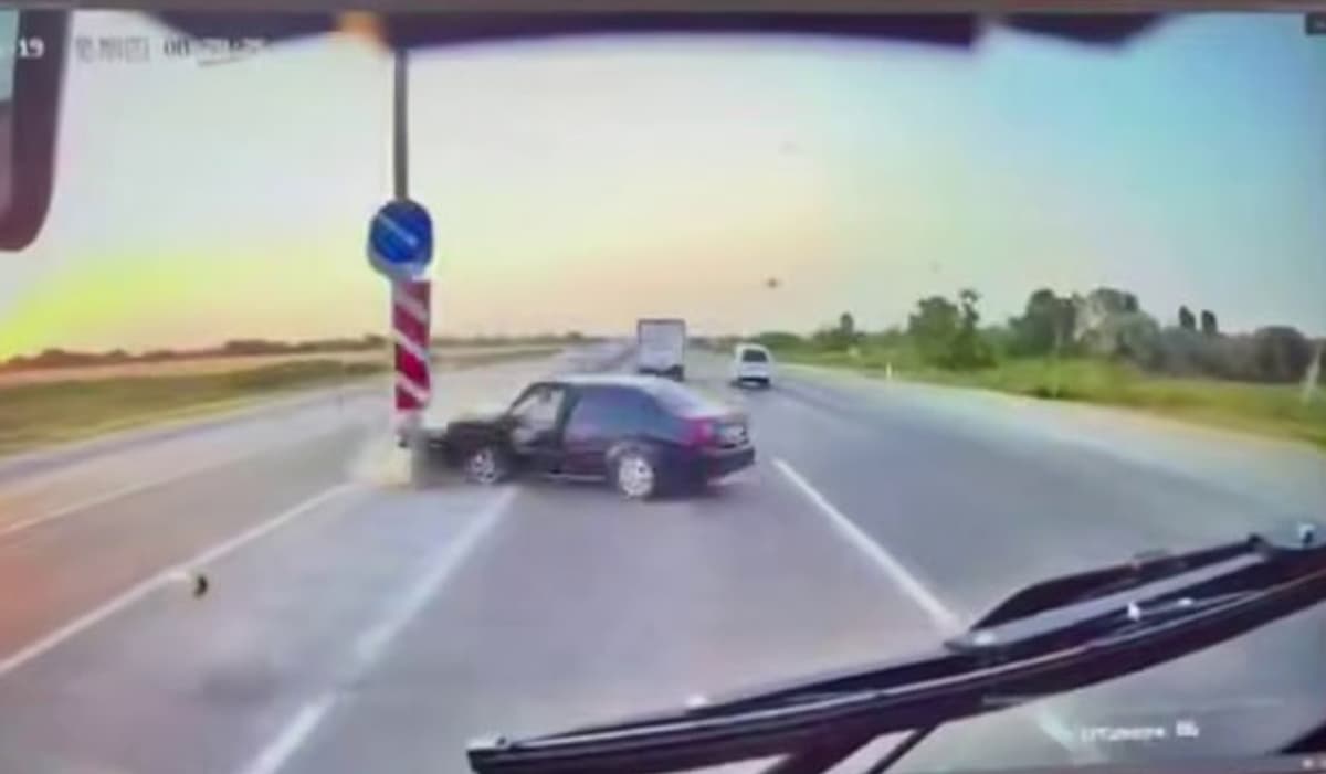 Sirdaryoda Lacetti va Yutong ishtirokida YTH yuz berdi. Bir yo‘lovchi halok bo‘ldi