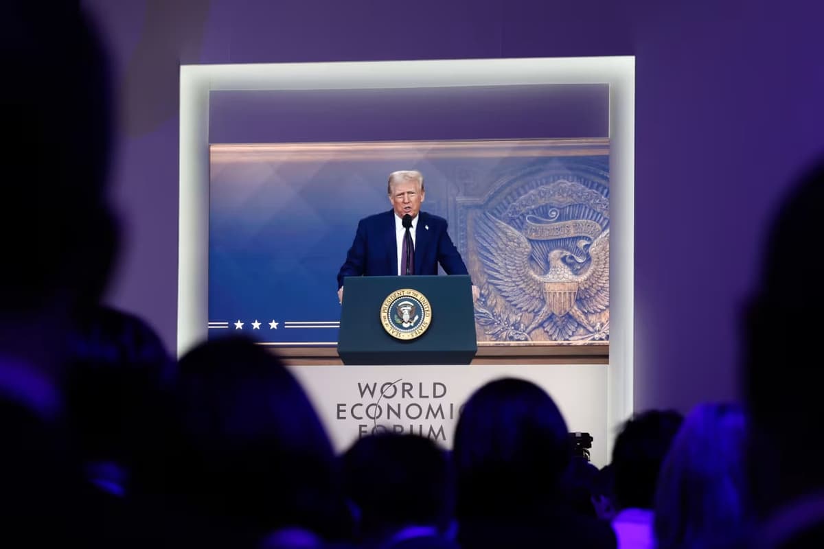 Трамп Украинада урушни тўхтатиш учун ОПEКни яна нефт нархини туширишга чақирди
