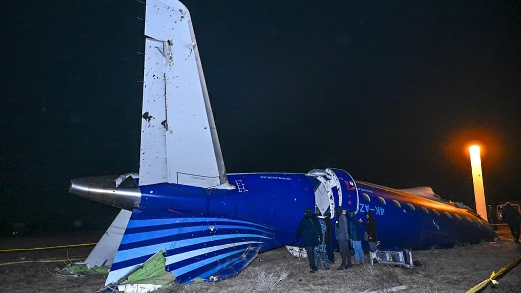 Казахстан выпустил предварительный отчет по крушению самолета AZAL 