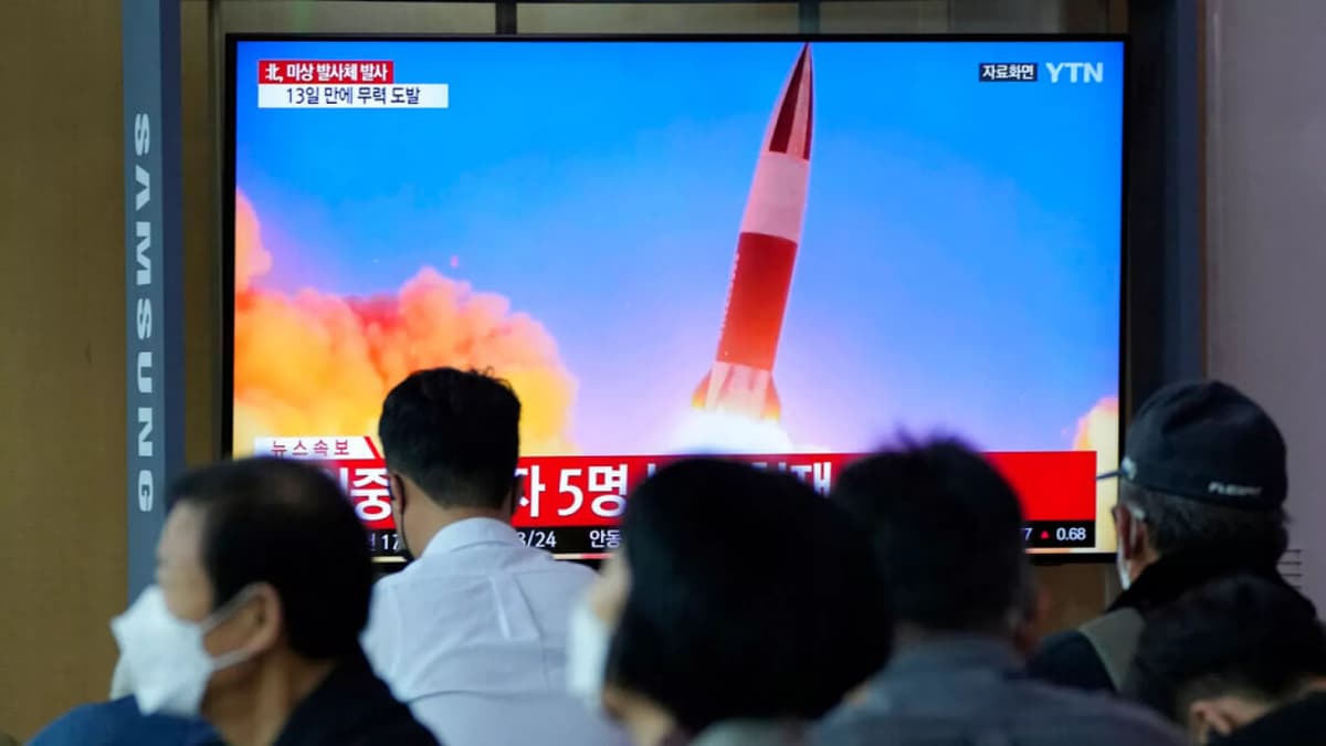 KXDR Sariq dengiz tomon ballistik raketalar uchirdi