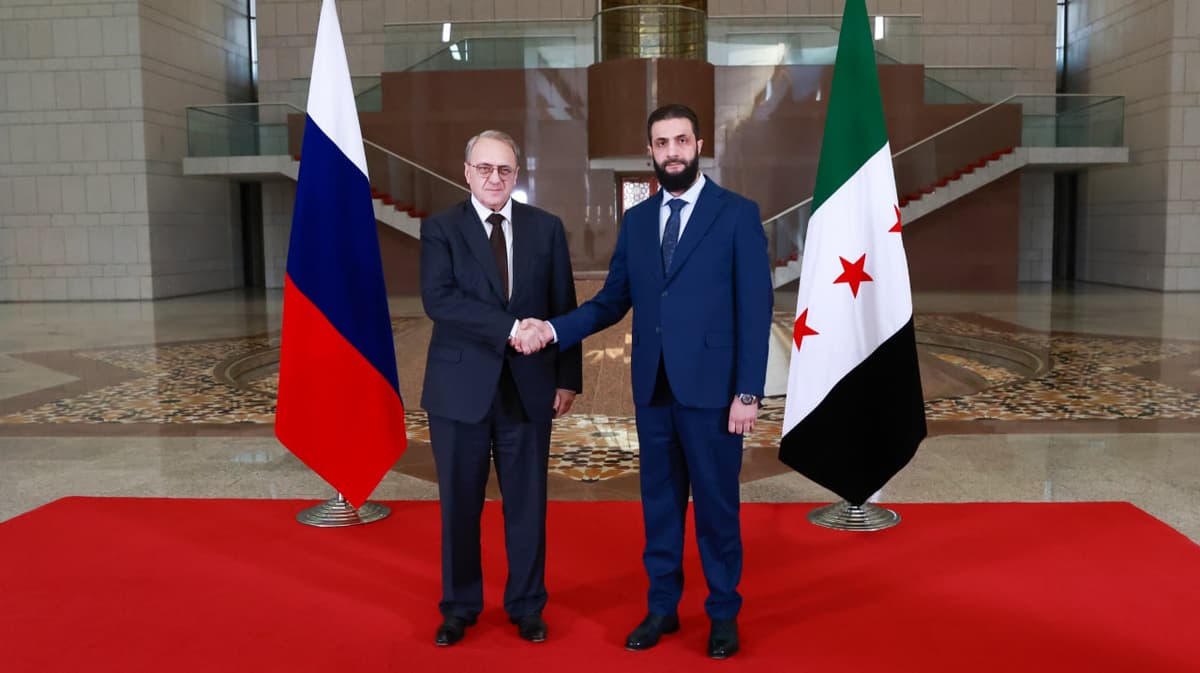«Vaziyat murakkab». Rossiyaning Suriyadagi yangi hukumat bilan dastlabki muzokaralari qanday yakunlandi?