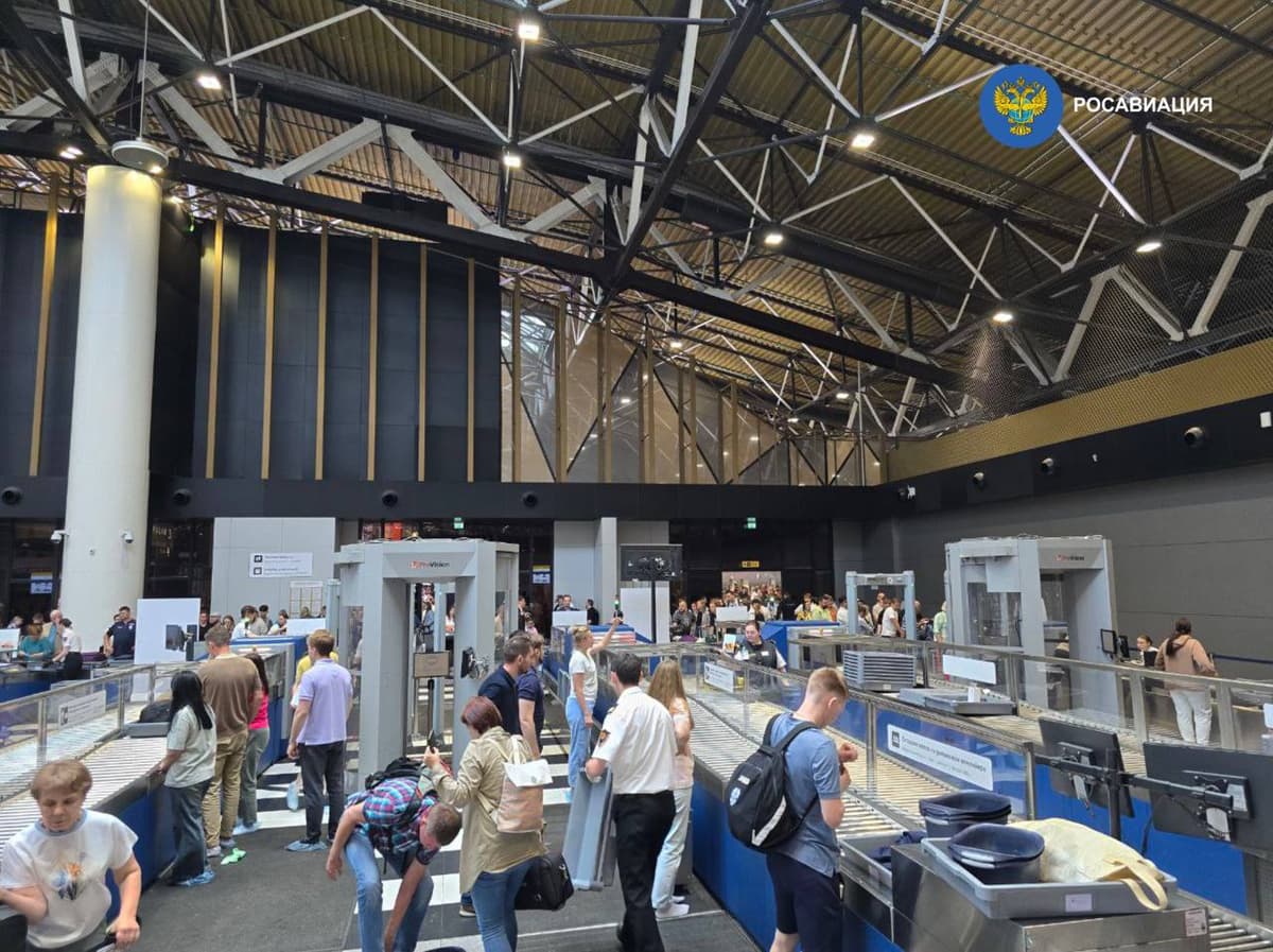 Rossiya aeroportlarida 400 ga yaqin reys bekor qilindi yoki kechiktirildi