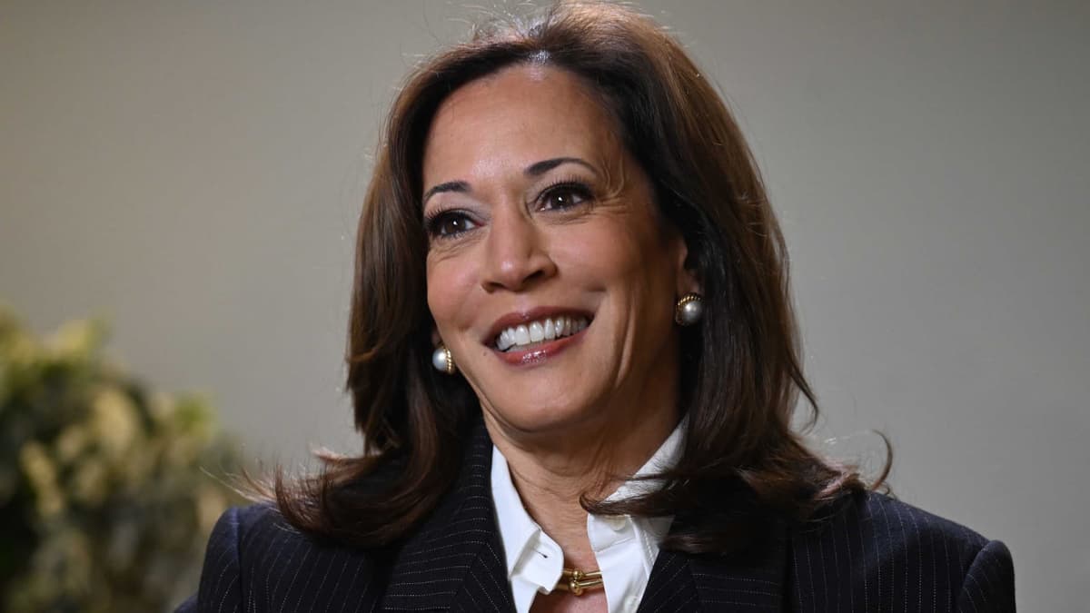 Kamala Harris yana AQSh prezidentligiga nomzodini qo‘yishi mumkinligini aytdi