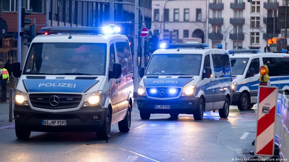 Germaniyada RF foydasiga josuslikda gumonlangan uch kishi ustidan sud boshlandi