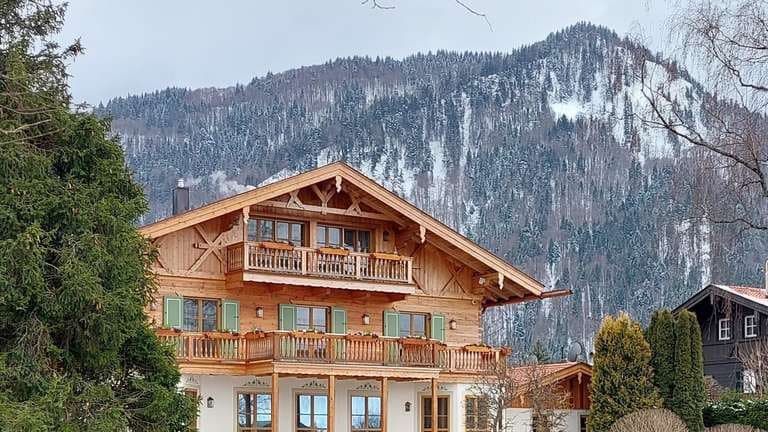 Alisher Usmanov’s former residence in Germany on sale