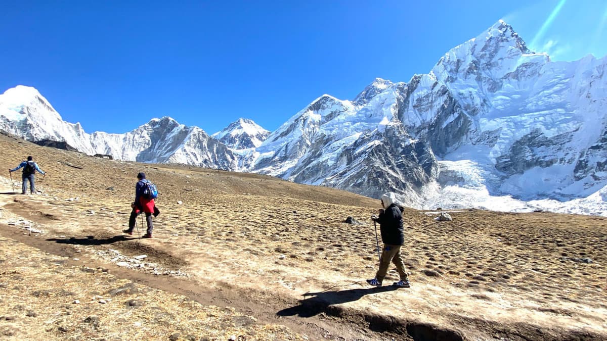 Nepal Everestga chiqish narxini 15 ming dollargacha oshirdi