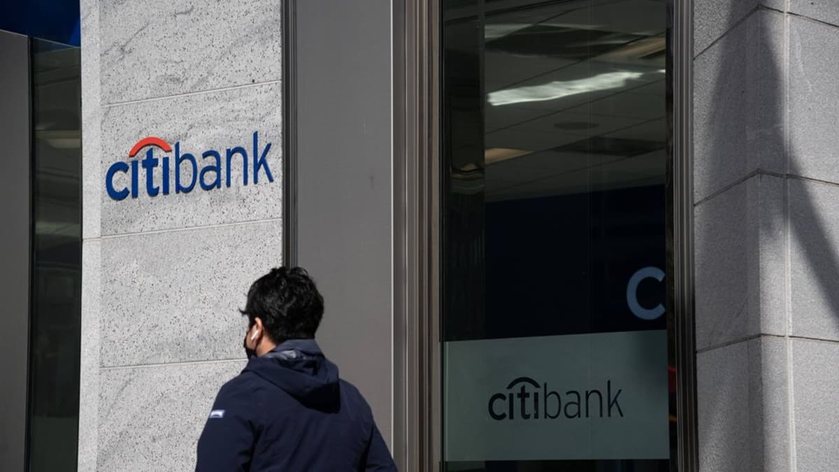 Amerika kompaniyasi tasodifan mijozning hisobiga 81 trln dollar o‘tkazib yubordi