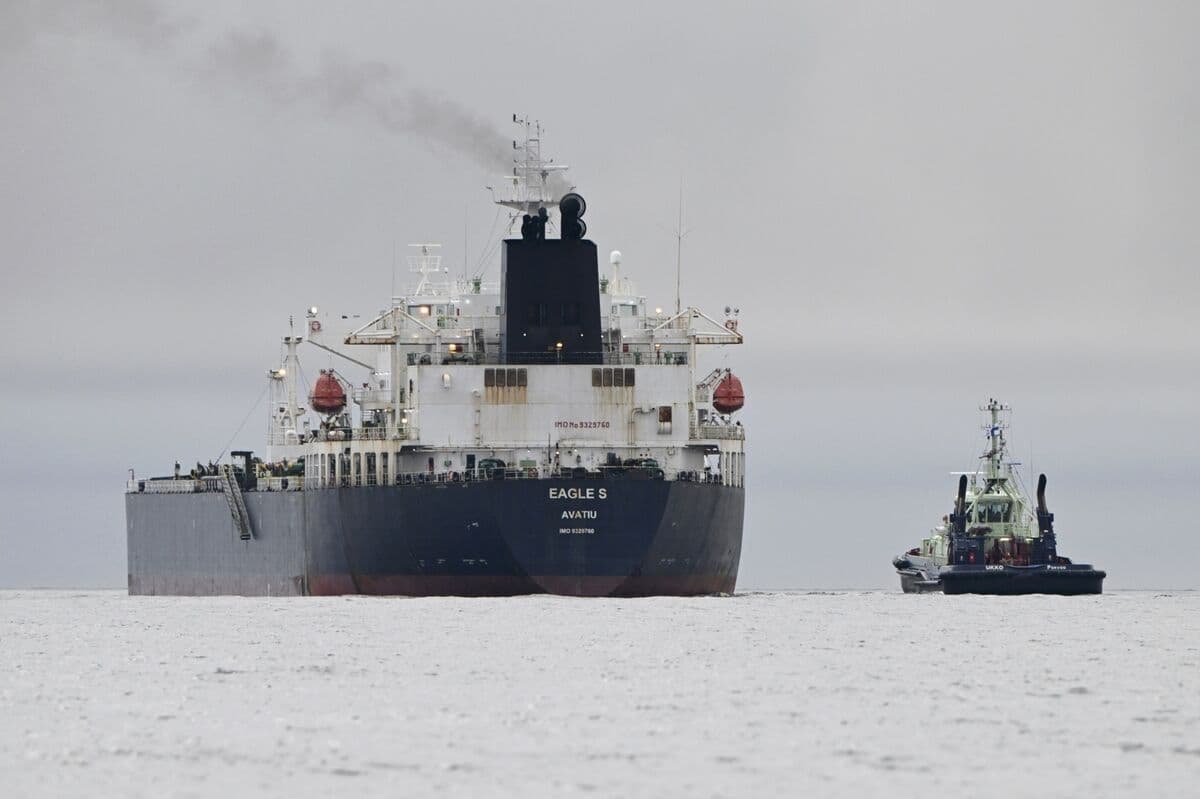 Reuters: Eagle S neft tankeri ekipaji yana bir suvosti kabeli va gaz quvurini uzishni rejalashtirgan