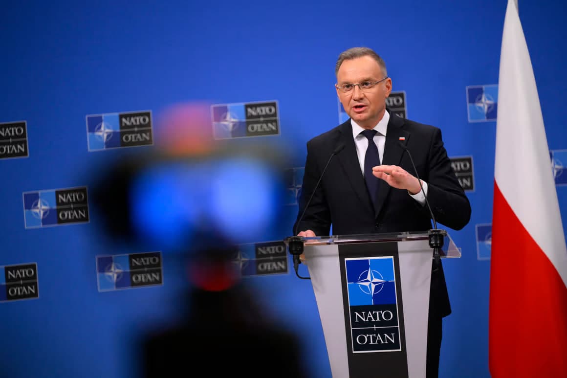 Polsha prezidenti yana bir bor AQShni yadroviy qurollarini o‘z mamlakati hududiga joylashtirishga chaqirdi