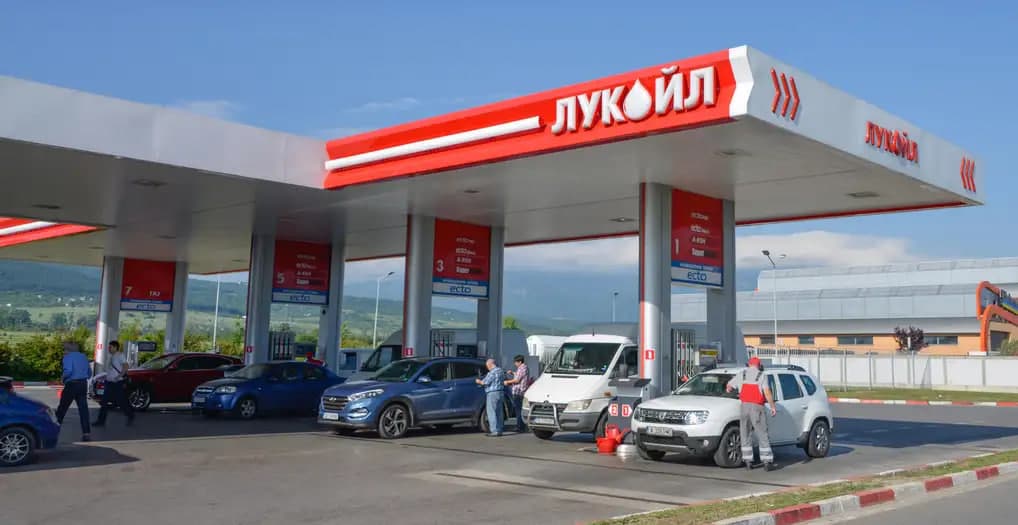 AQSh «Lukoyl»ga joriy etilgan ayrim sanksiyalarni vaqtincha bekor qildi