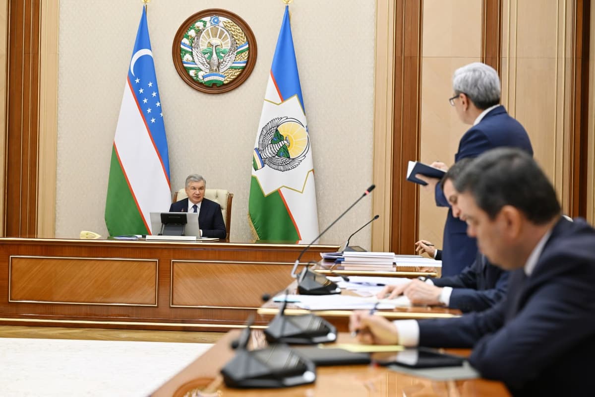 Shavkat Mirziyoyev Xorazm viloyatidagi islohotlar natijadorligi yuzasidan yig‘ilish o‘tkazdi
