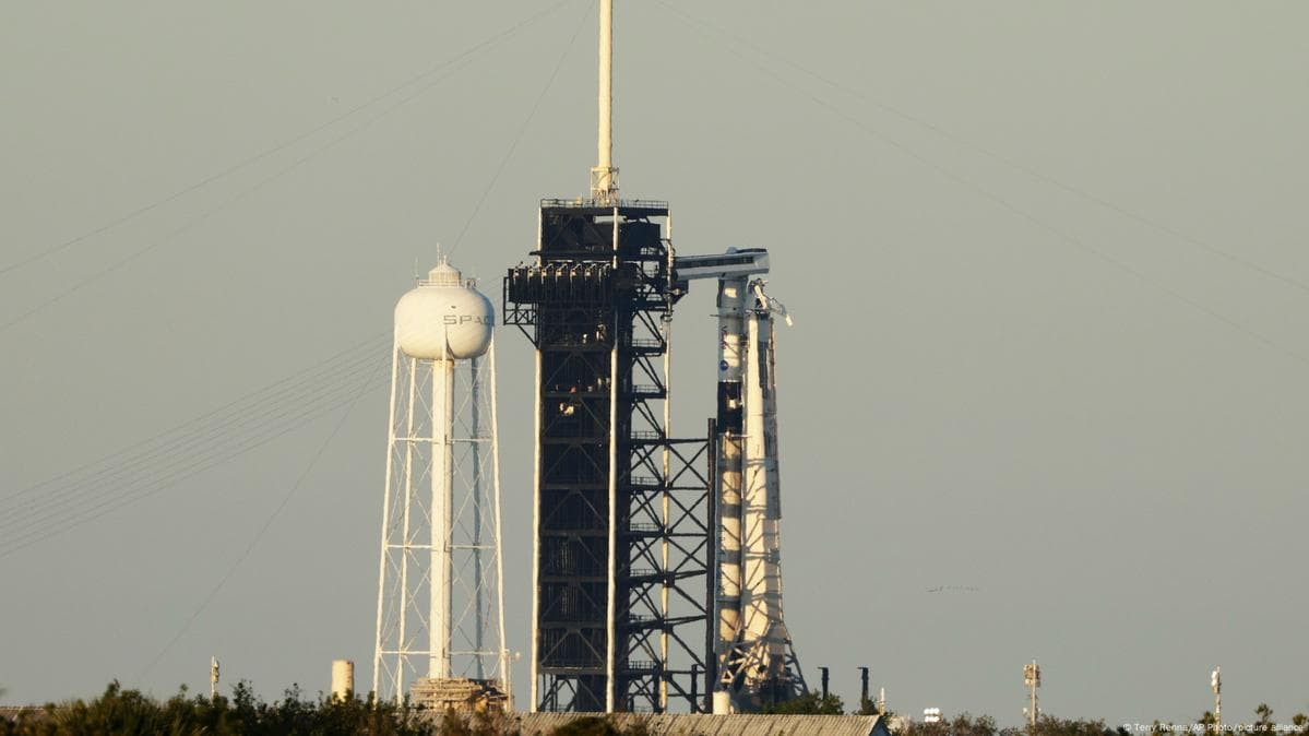 SpaceX Crew Dragon'ning XKSga startini so‘nggi daqiqada kechiktirdi