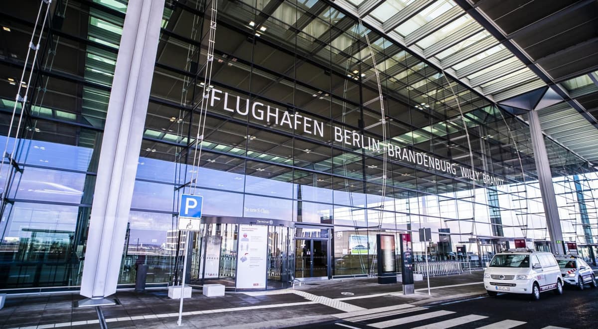 Berlin aeroporti dron sabab ishini to‘xtatdi