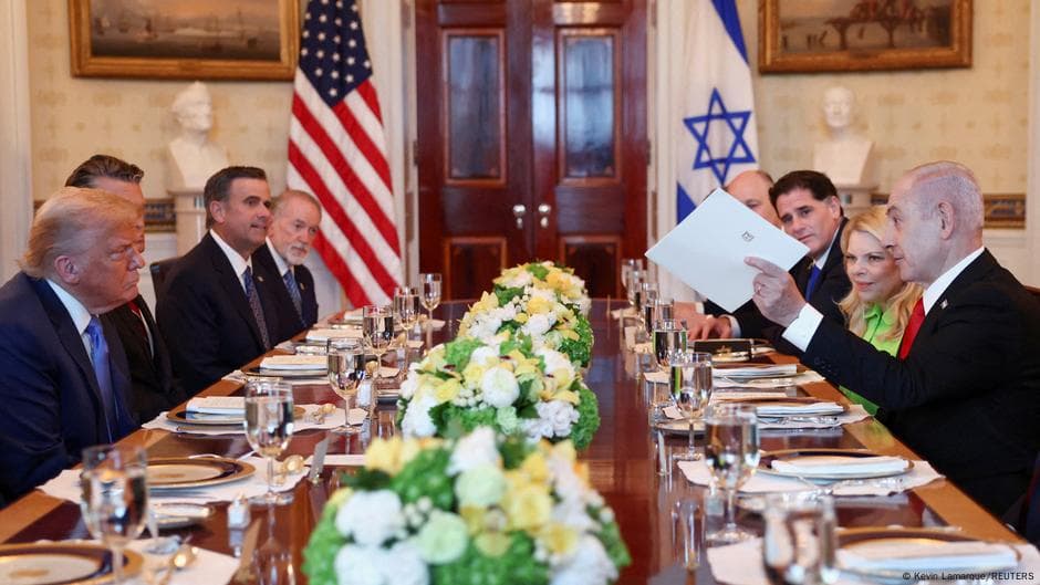 Нетаняҳу Трамп номзодини тинчлик бўйича Нобел мукофотига илгари сурди