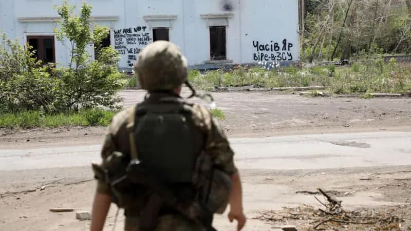 Rossiya harbiylari Chasiv Yar egallanganini e’lon qildi, Ukraina tomoni buni rad etmoqda