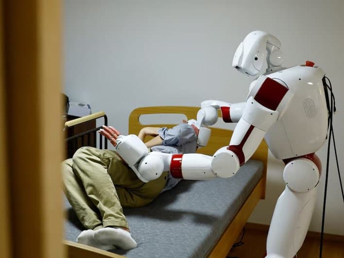 Yaponiyada qariyalarga g‘amxo‘rlik qiluvchi robot yaratildi