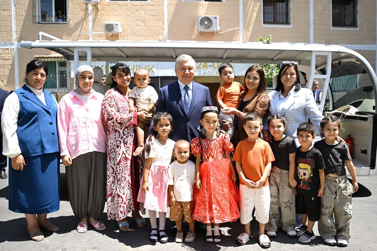 Prezident O‘zgarish mahallasida aholi bilan suhbatlashdi