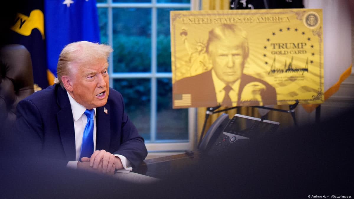 Суд США заблокировал план Трампа о визовом сборе в 100 000 долларов