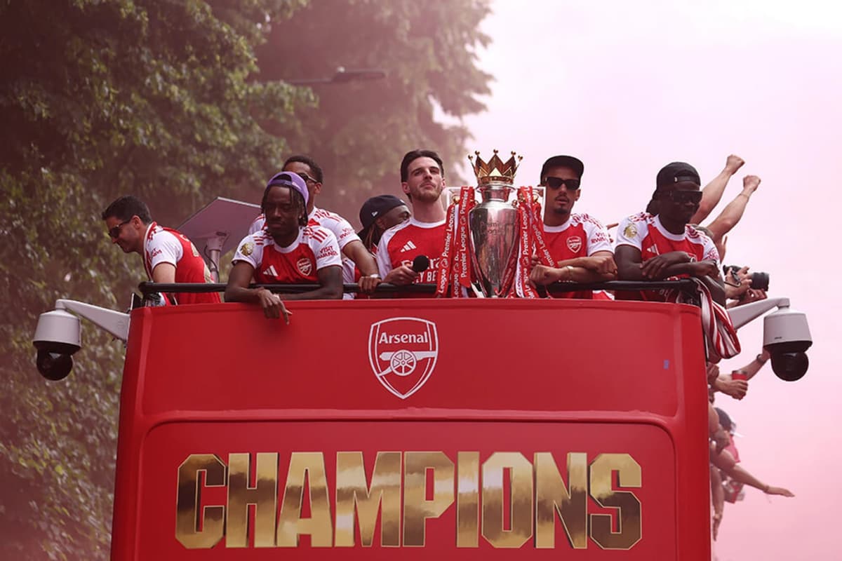 «Keyingi yil YeChL uchun qaytamiz». «Arsenal» Londonda chempionlik paradi o‘tkazdi