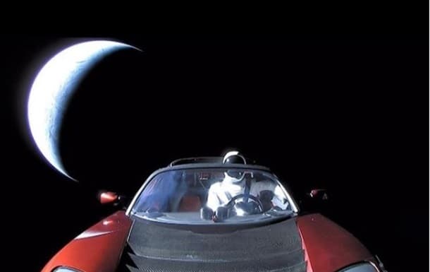 Koinotga uchirilgan Tesla mashinasi sun'iy yo‘ldosh deb tan olindi