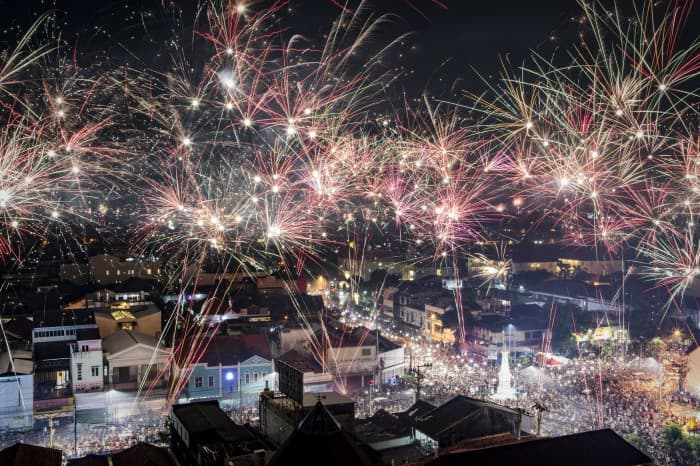 Foto: Dunyo shaharlari 2018 yilni qanday kutib oldi?