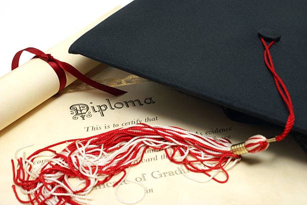 Diplomi maxsus sinovlarsiz nostrifikatsiya qilinadigan oliygohlar ro‘yxati tasdiqlandi