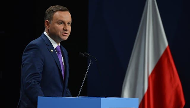Polshada yakshanba kunlari savdo-sotiqni taqiqlash haqidagi qonun qabul qilindi