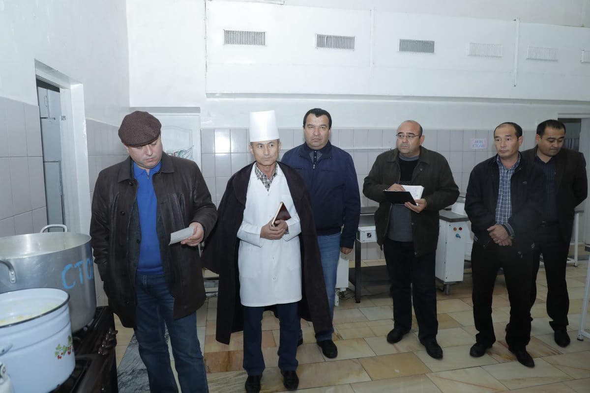 Surxondaryo viloyati hokimi qator ijtimoiy obektlardagi ahvolni keskin tanqid qildi