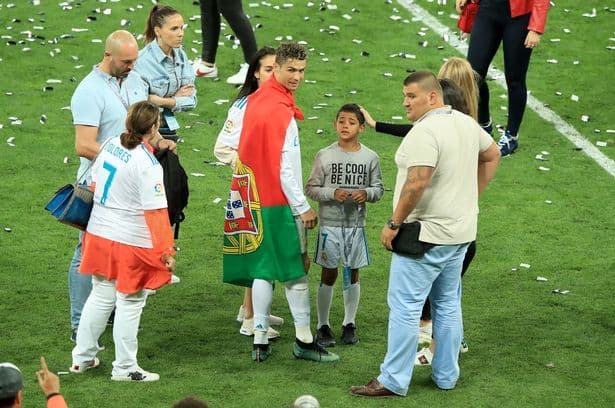 Ronalduni JCh-2018’da sobiq desantchi va MMA jangchisi qo‘riqlaydi