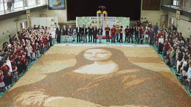 Yaponiyada guruch krekerlaridan rekord o‘lchamdagi “Mona Liza” yig‘ildi
