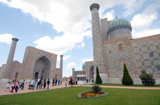 Samarqand shahri kuni ommaviy sayil sifatida nishonlanadi