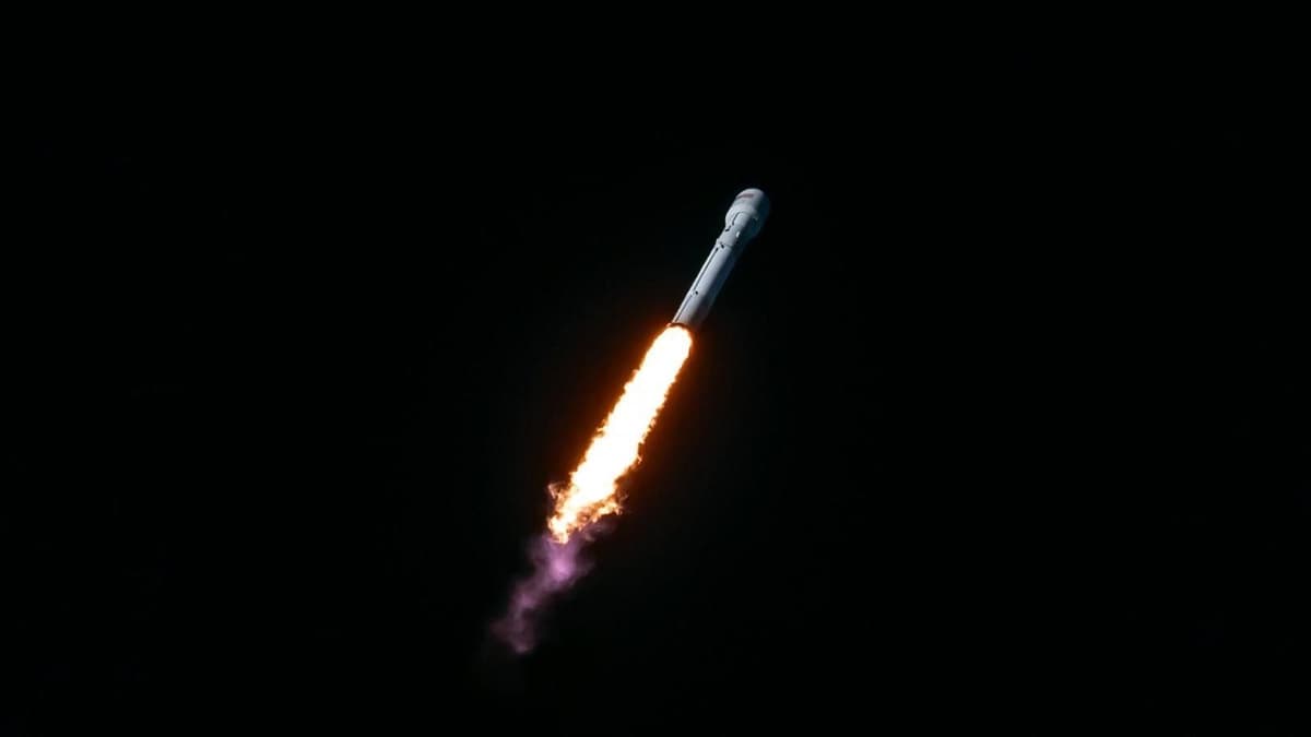 SpaceX бир уринишда орбитага 64 та сунъий йўлдошни олиб чиқди 