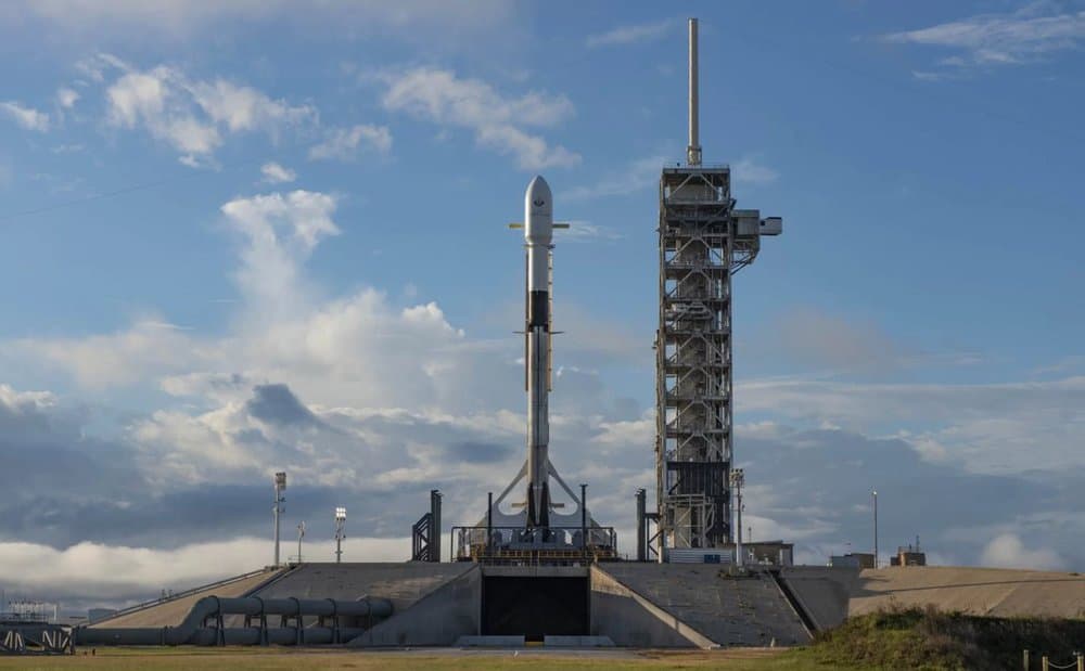Falcon 9 ракетаси парвози стартга 7 дақиқа қолганда бекор қилинди