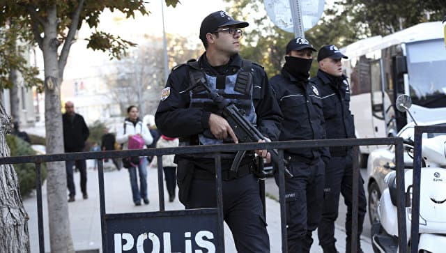 Turkiyada FETO ishi bo‘yicha 100dan ortiq harbiyni qo‘lga olishga sanksiya berildi